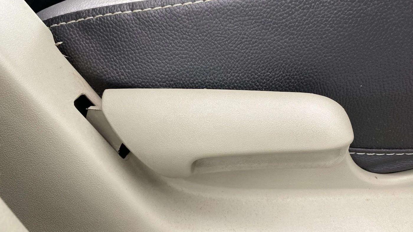 2016 Maruti Celerio VXI, Petrol, Manual, 39,527 km, Driver Side Adjustment Panel