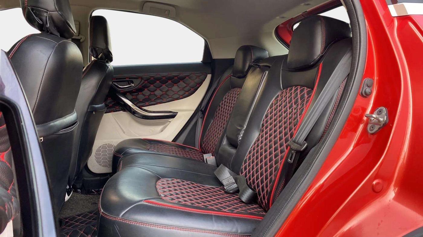 2020 Tata NEXON XZ PLUS DIESEL SUNROOF, Diesel, Manual, 26,976 km, Right Side Rear Door Cabin