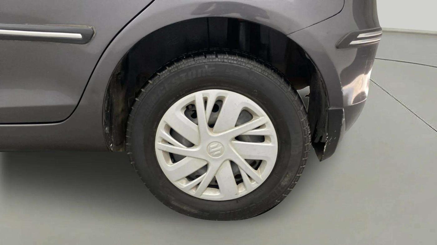2015 Maruti Swift VXI, Petrol, Manual, 41,442 km, Left Rear Wheel