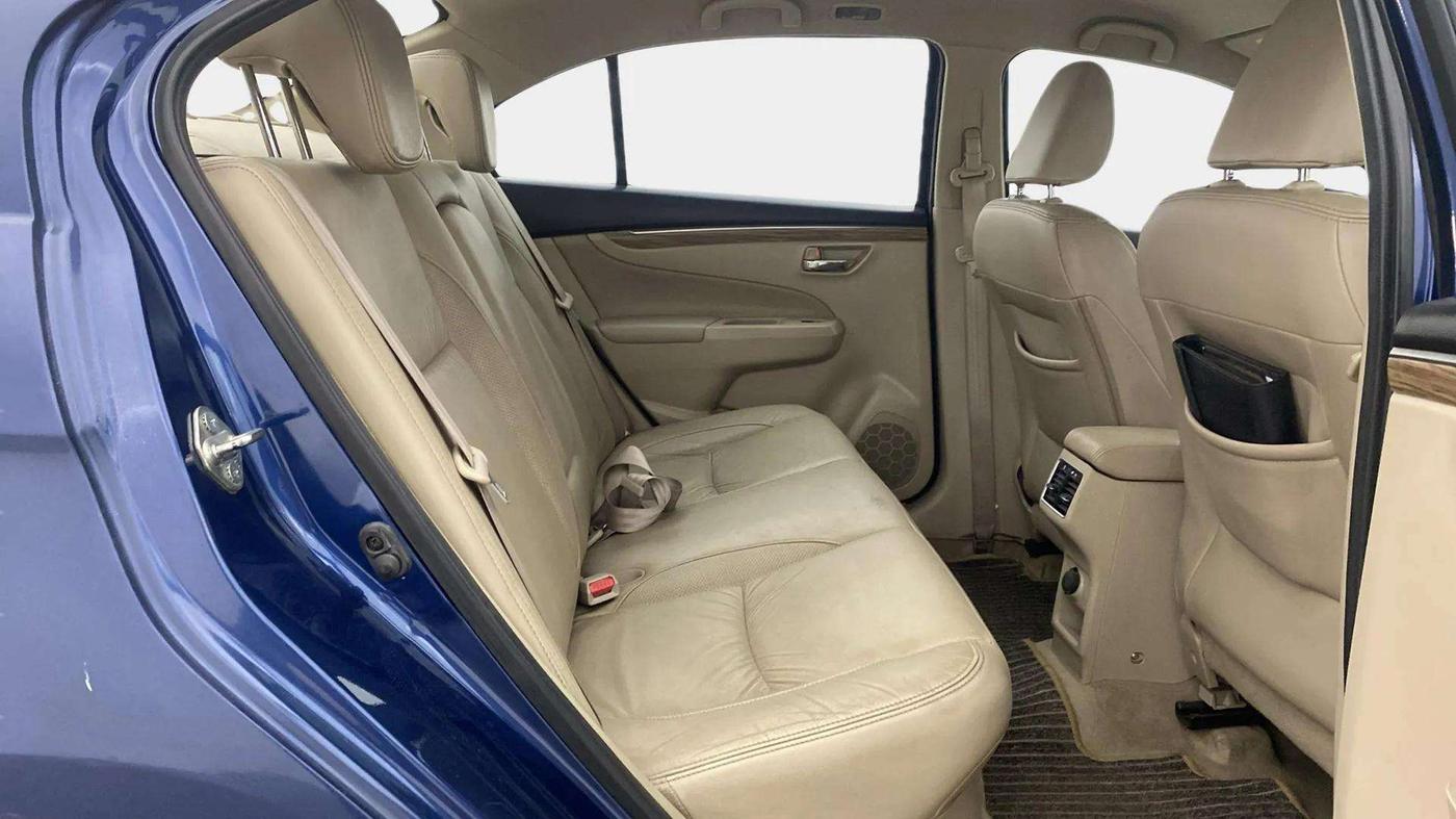 2018 Maruti Ciaz ALPHA  AT 1.5 SHVS PETROL, Petrol, Automatic, 58,264 km, Right Side Rear Door Cabin
