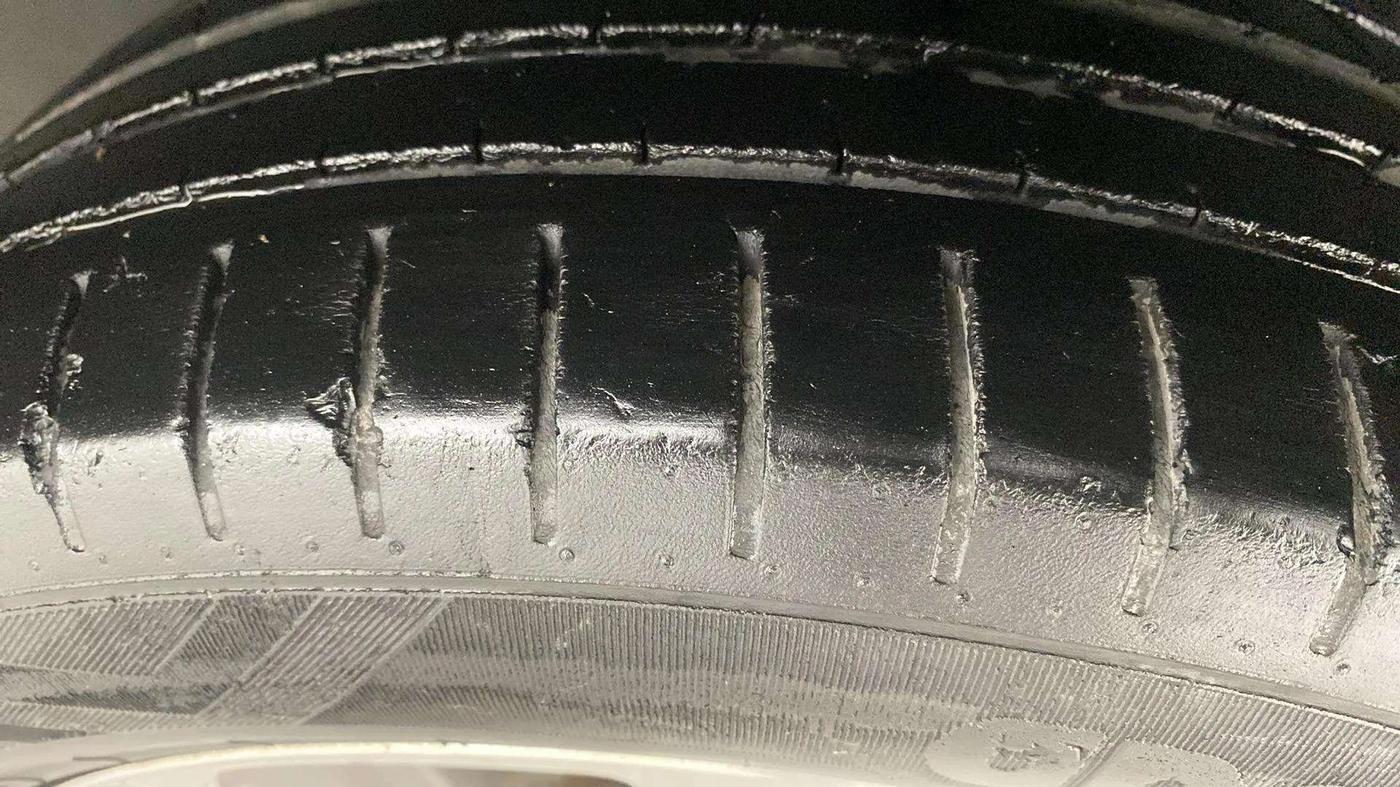 2018 Maruti Ciaz ALPHA  AT 1.5 SHVS PETROL, Petrol, Automatic, 58,264 km, Left Rear Tyre Tread