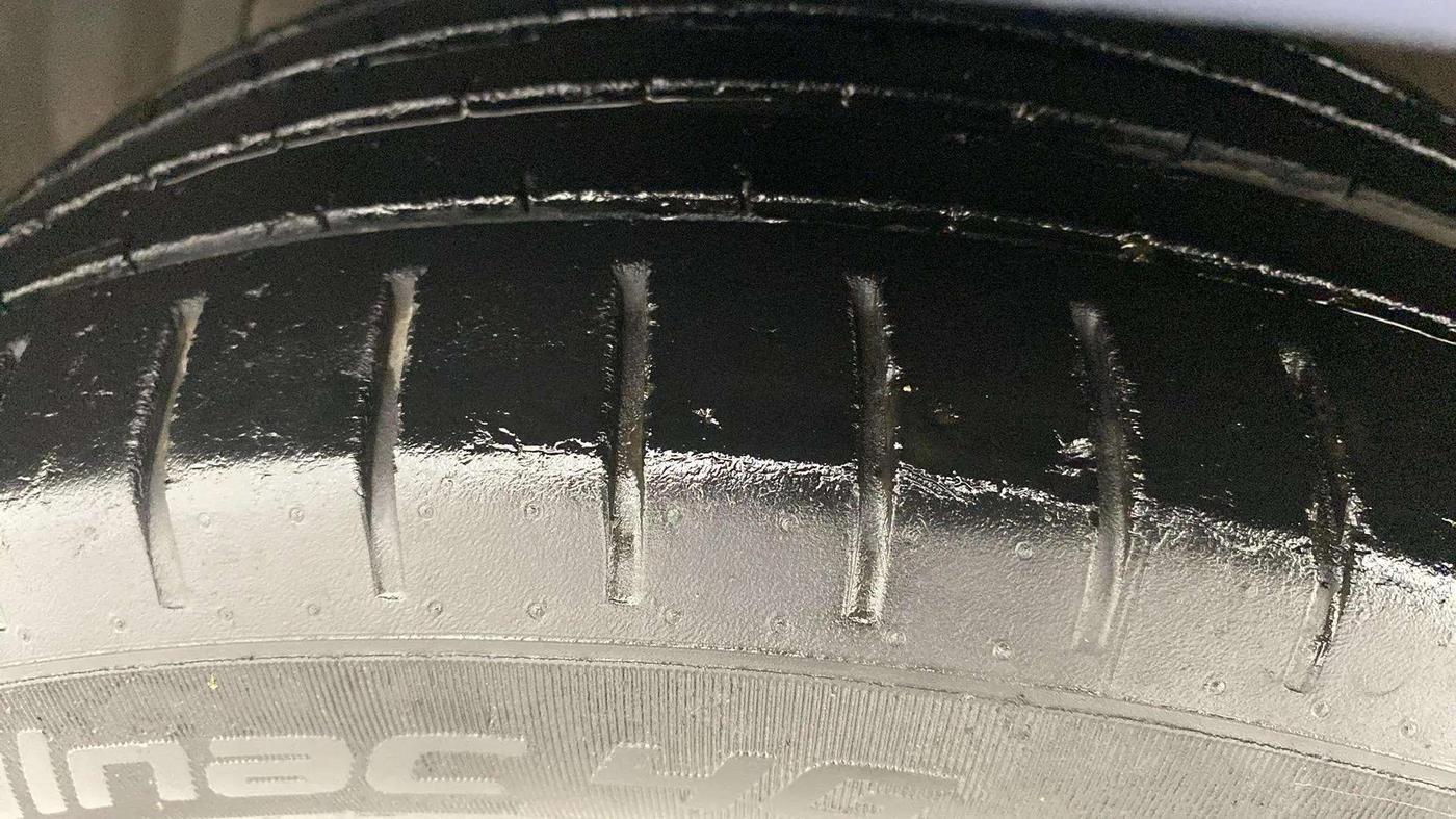 2018 Maruti Ciaz ALPHA  AT 1.5 SHVS PETROL, Petrol, Automatic, 58,264 km, Left Front Tyre Tread