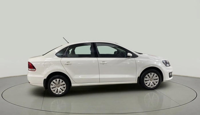 2015 Volkswagen Vento COMFORTLINE 1.6, Petrol, Manual, 52,774 km, Right Side View