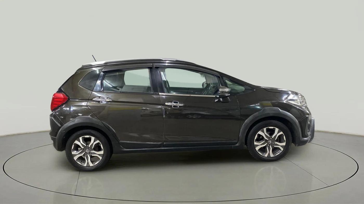 2017 Honda WR-V 1.5L I-DTEC VX MT, Diesel, Manual, 95,972 km, Right Side View
