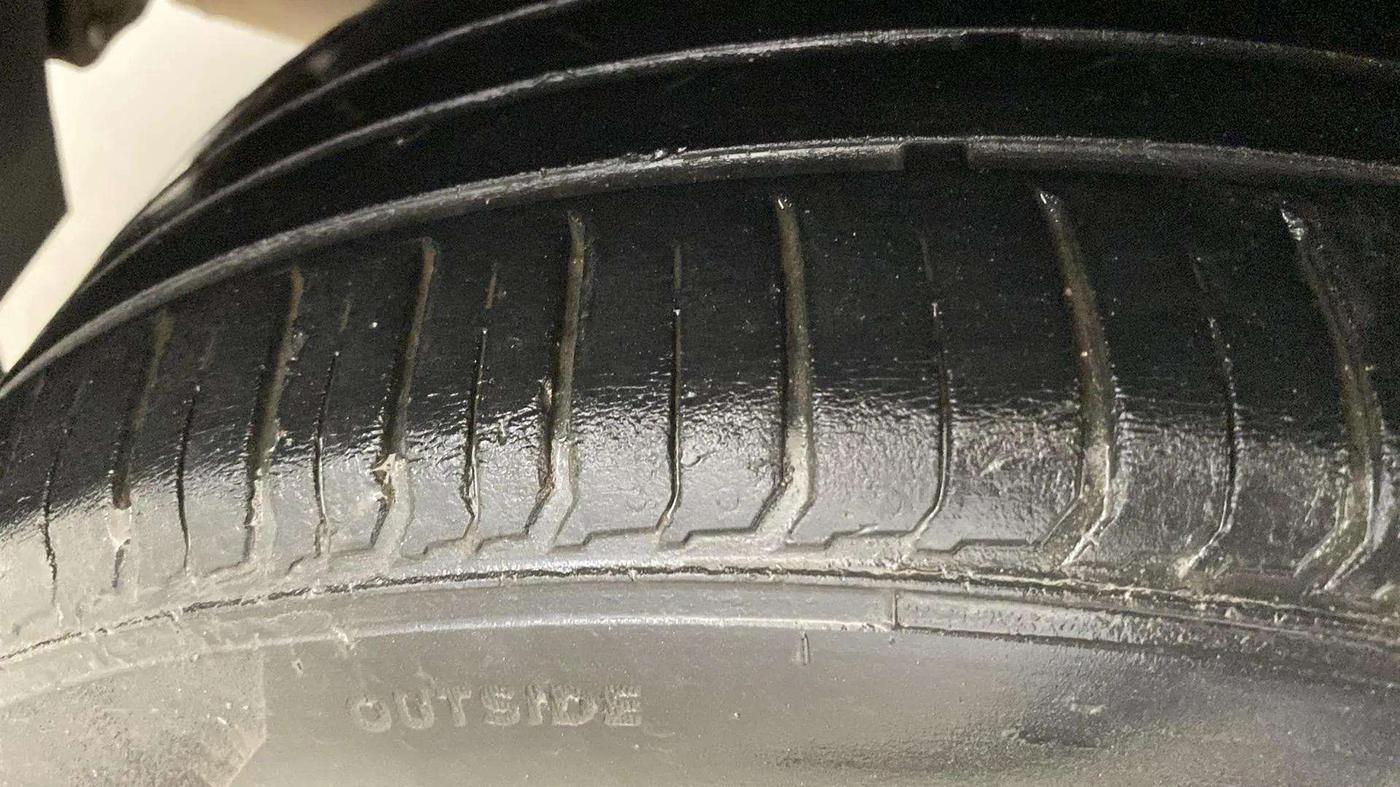 2019 Hyundai VENUE SX PLUS 1.0 TURBO DCT, Petrol, Automatic, 74,824 km, Left Front Tyre Tread
