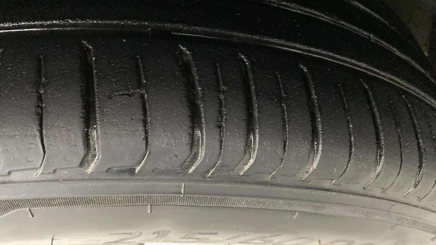 2019 Hyundai VENUE SX PLUS 1.0 TURBO DCT, Petrol, Automatic, 74,824 km, Left Rear Tyre Tread