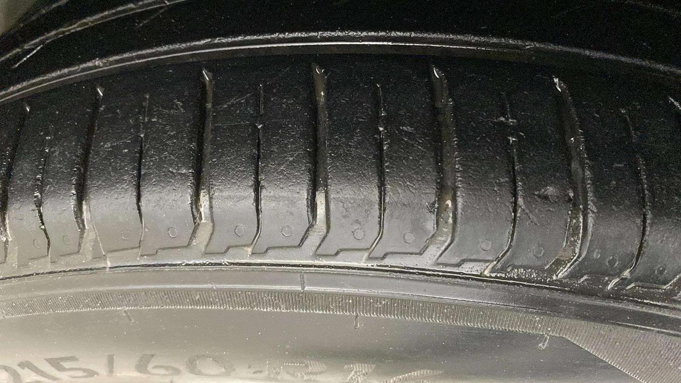 2019 Hyundai VENUE SX PLUS 1.0 TURBO DCT, Petrol, Automatic, 74,824 km, Right Front Tyre Tread