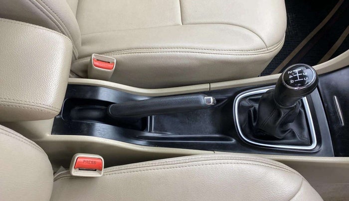 2019 Maruti Ciaz DELTA 1.5 SHVS MT PETROL, Petrol, Manual, 61,815 km, Gear Lever