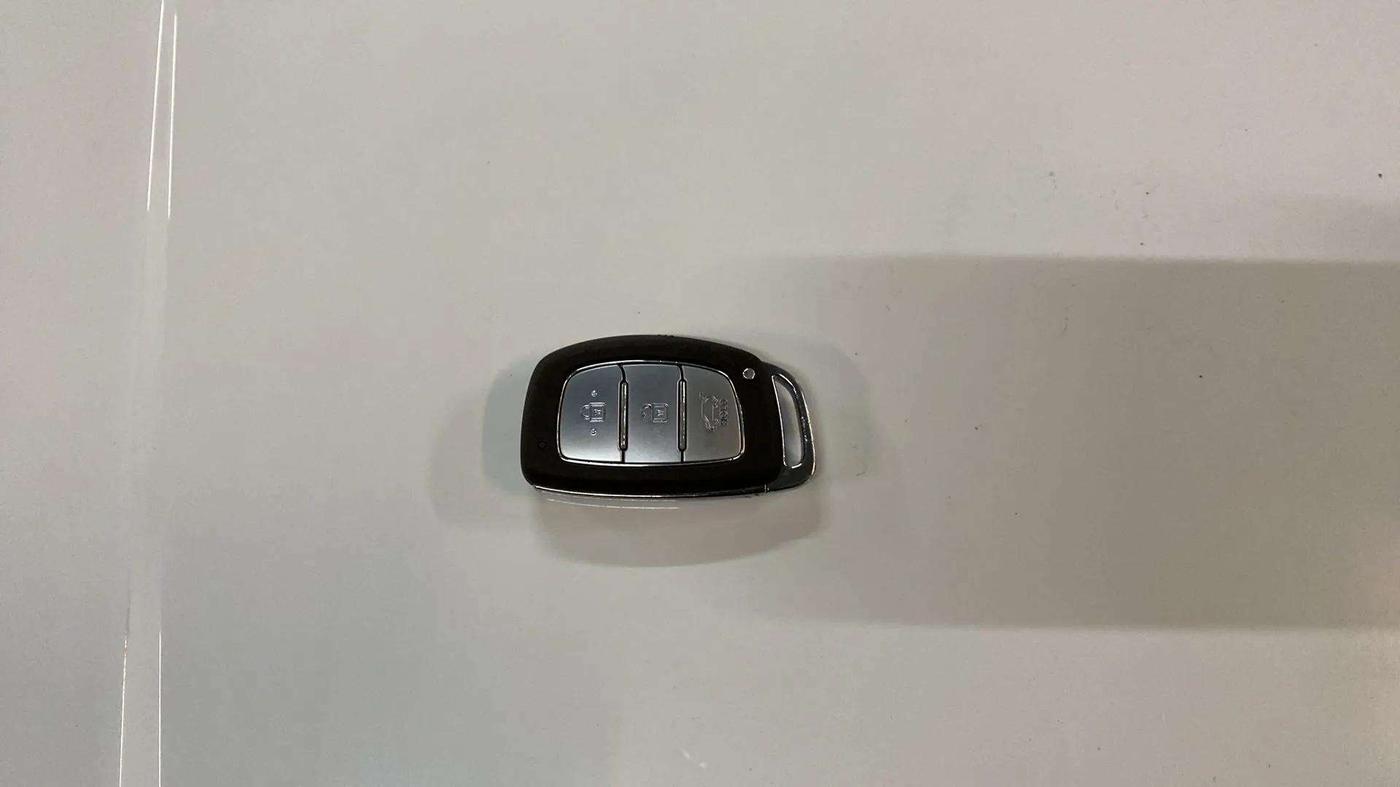 2023 Hyundai NEW I20 ASTA 1.2 MT, Petrol, Manual, 28,257 km, Key Close Up