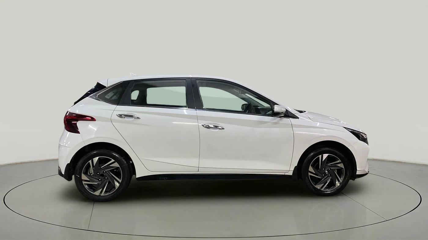2023 Hyundai NEW I20 ASTA 1.2 MT, Petrol, Manual, 28,257 km, Right Side View