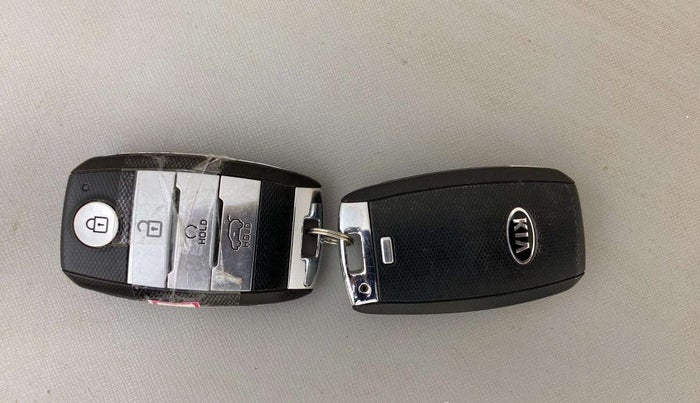 2020 KIA SONET HTX 1.0 IMT, Petrol, Manual, 38,704 km, Key Close Up