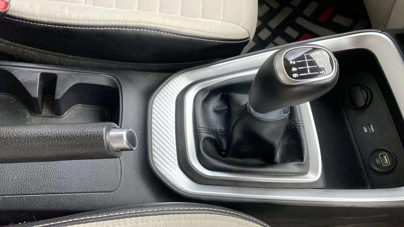 2020 KIA SONET HTX 1.0 IMT, Petrol, Manual, 38,704 km, Gear Lever