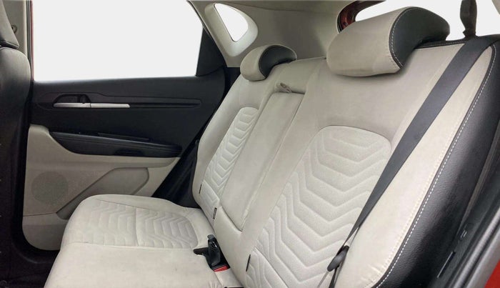 2020 KIA SONET HTX 1.0 IMT, Petrol, Manual, 38,704 km, Right Side Rear Door Cabin