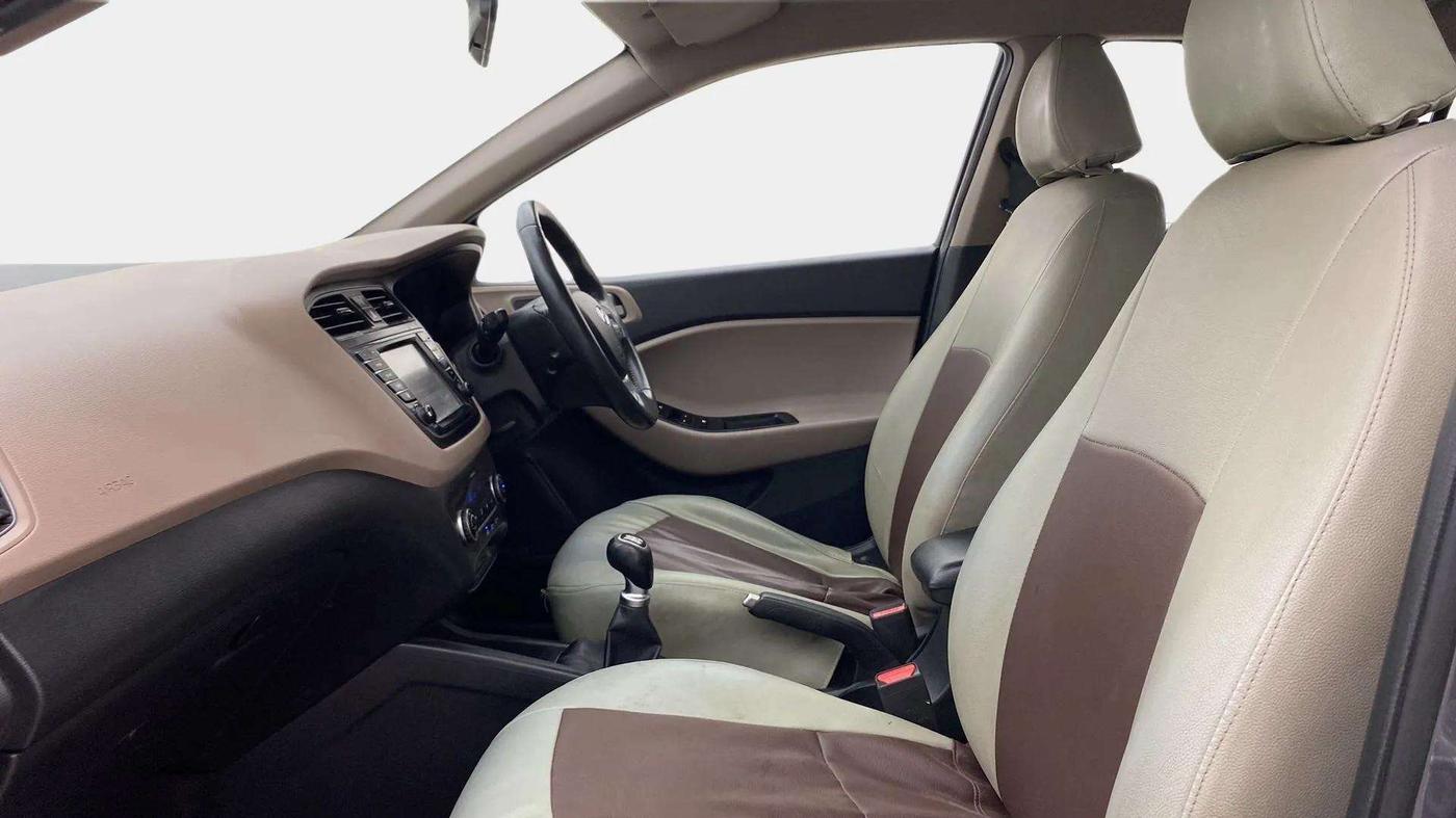2016 Hyundai Elite i20 ASTA 1.2, Petrol, Manual, 55,482 km, Right Side Front Door Cabin