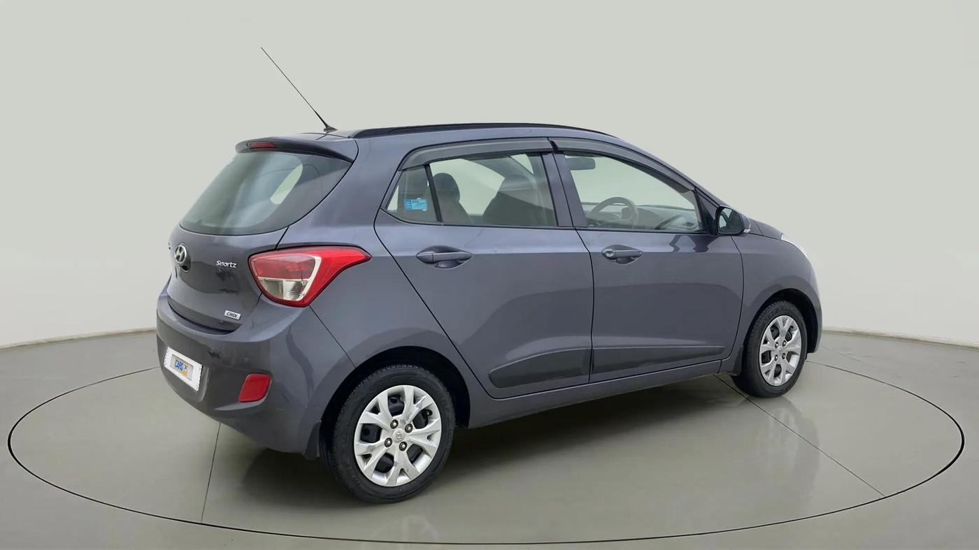 2016 Hyundai Grand i10 SPORTZ 1.1 CRDI, Diesel, Manual, 88,876 km, Right Back Diagonal