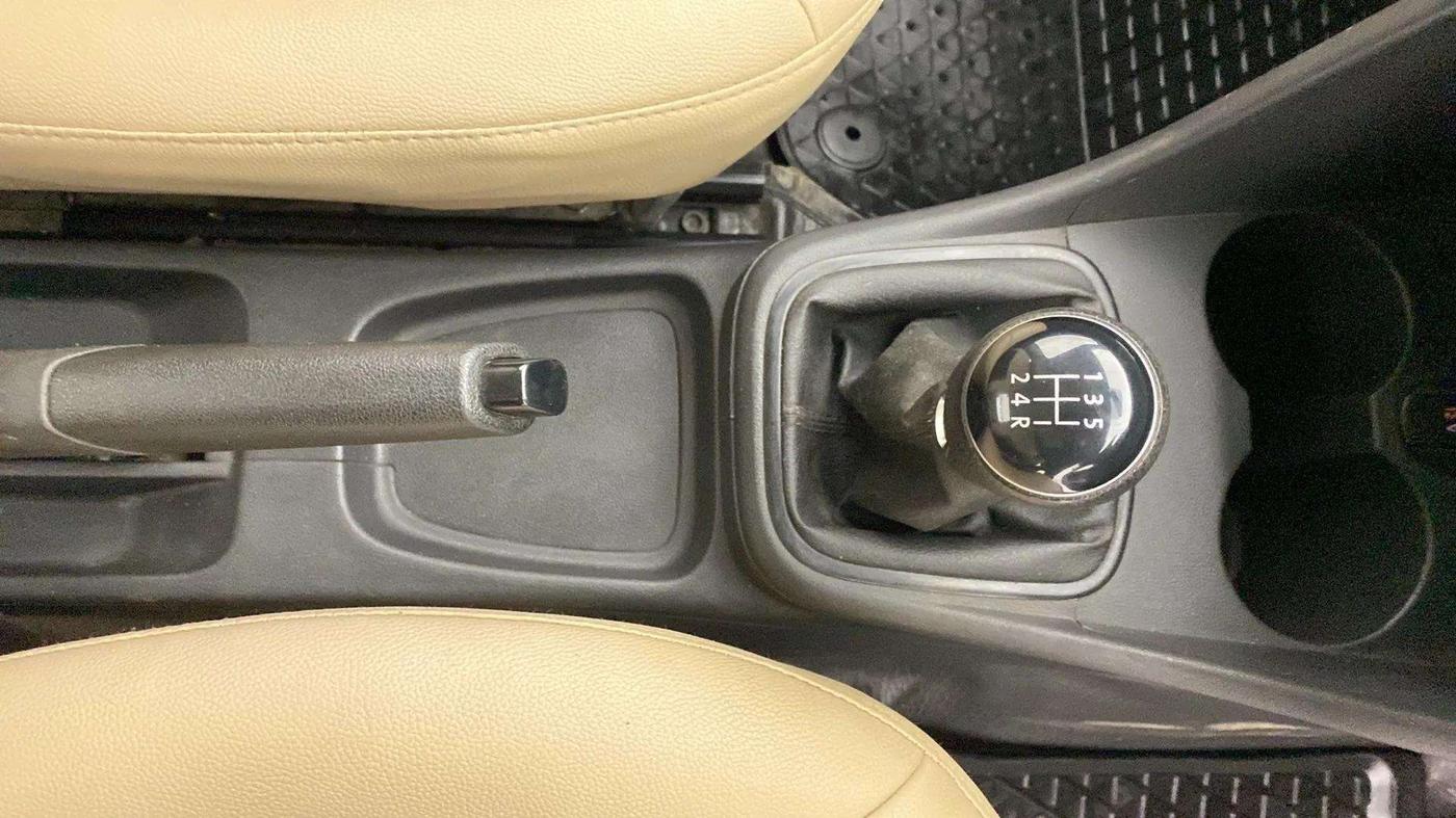 2019 Volkswagen Ameo TRENDLINE 1.0L, Petrol, Manual, 59,186 km, Gear Lever
