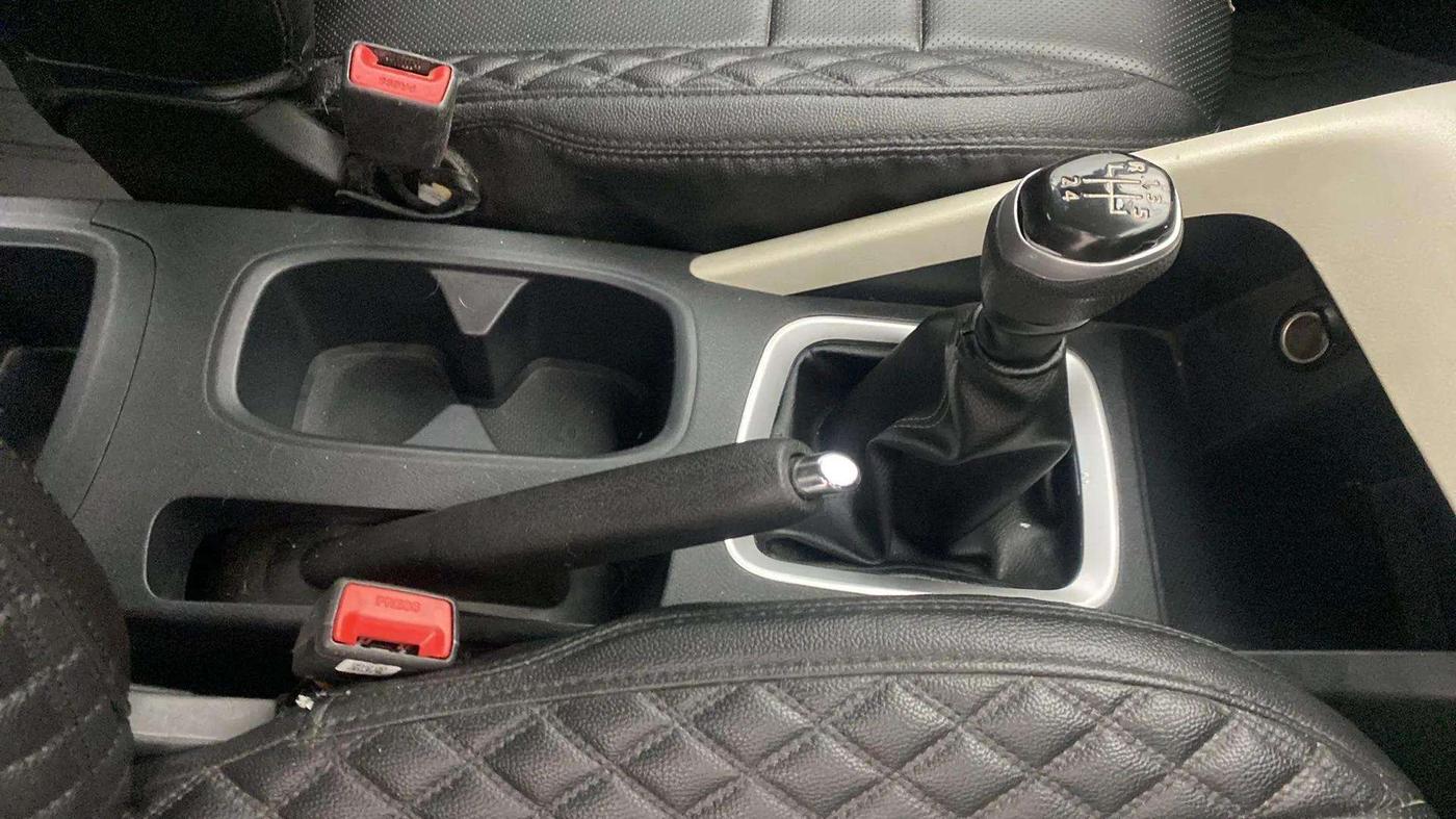 2022 Nissan MAGNITE XV EXECUTIVE, Petrol, Manual, 19,263 km, Gear Lever