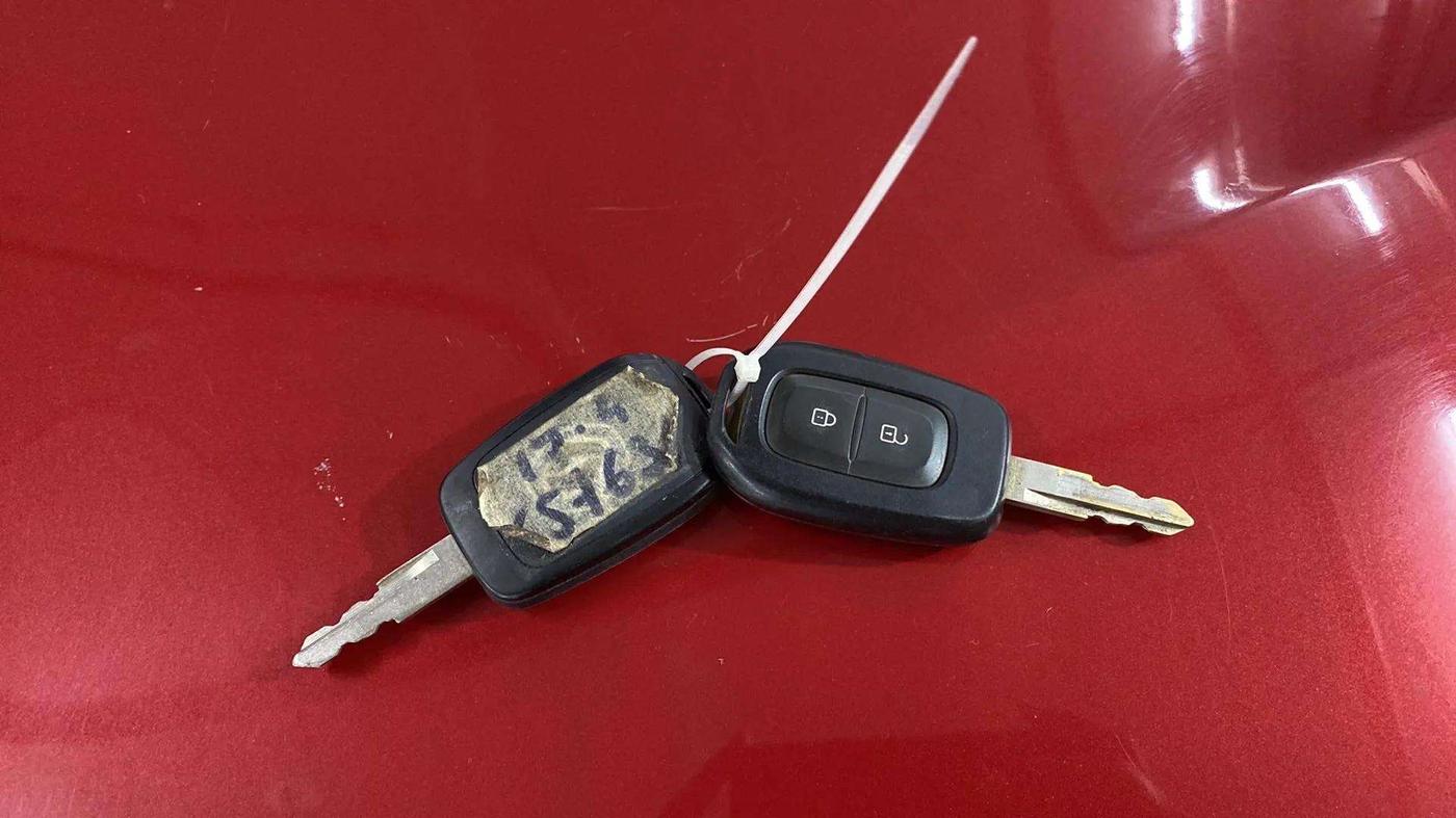 2019 Renault Kwid RXT 1.0 AMT (O), Petrol, Automatic, 35,788 km, Key Close Up