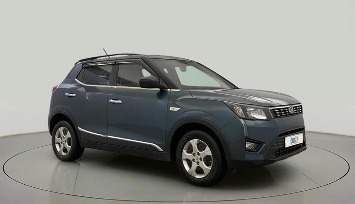 2021 Mahindra XUV300 W6 1.2 PETROL AMT, Petrol, Automatic, 13,715 km, Right Front Diagonal