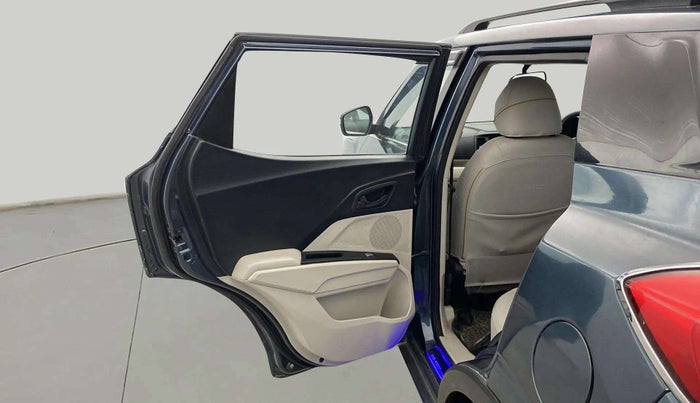 2021 Mahindra XUV300 W6 1.2 PETROL AMT, Petrol, Automatic, 13,715 km, LHS Rear Door