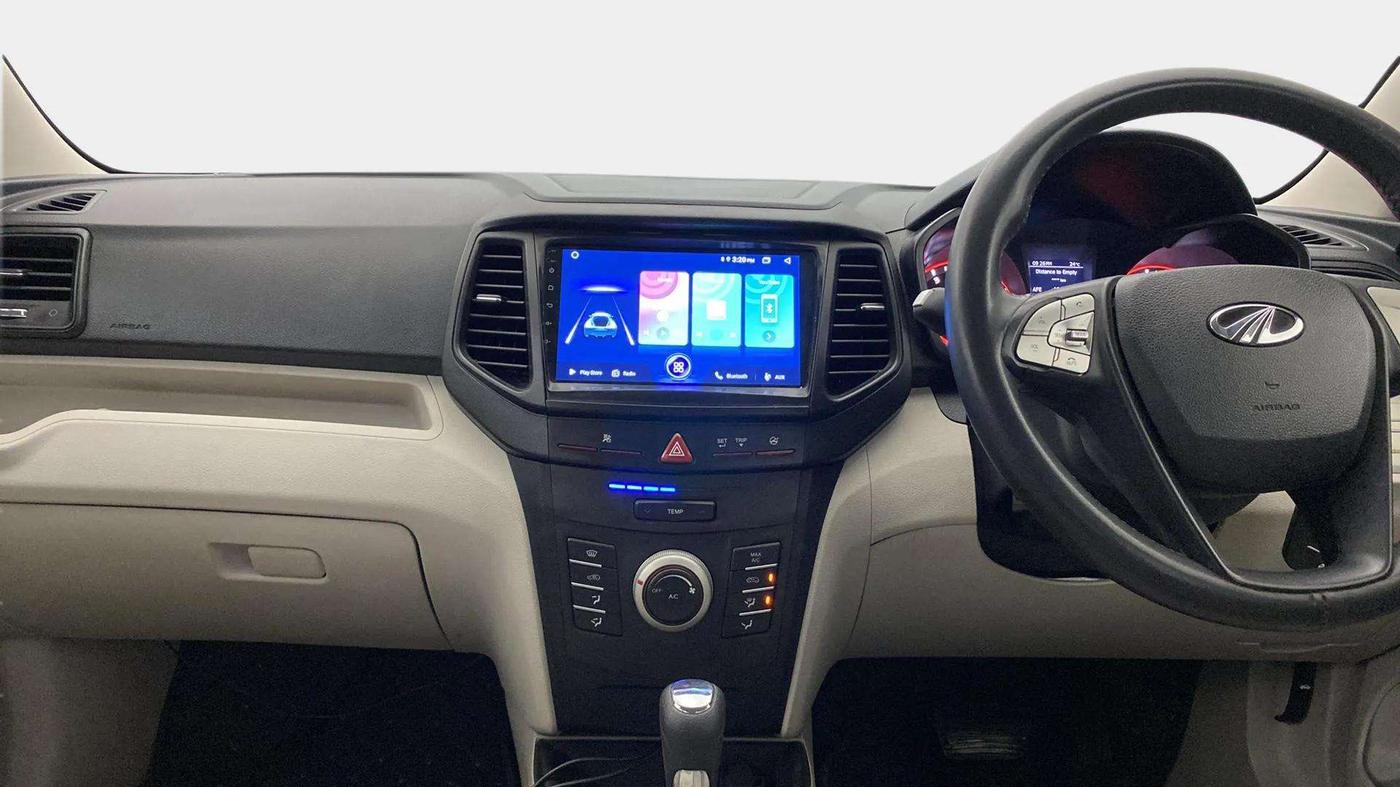 2021 Mahindra XUV300 W6 1.2 PETROL AMT, Petrol, Automatic, 13,715 km, Air Conditioner