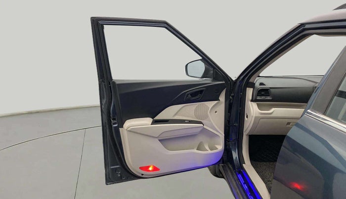 2021 Mahindra XUV300 W6 1.2 PETROL AMT, Petrol, Automatic, 13,715 km, LHS Front Door