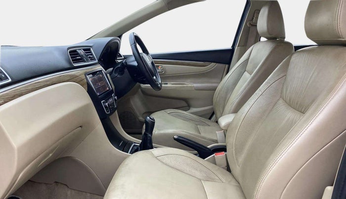 2019 Maruti Ciaz ALPHA 1.5 SHVS PETROL, Petrol, Manual, 78,184 km, Right Side Front Door Cabin