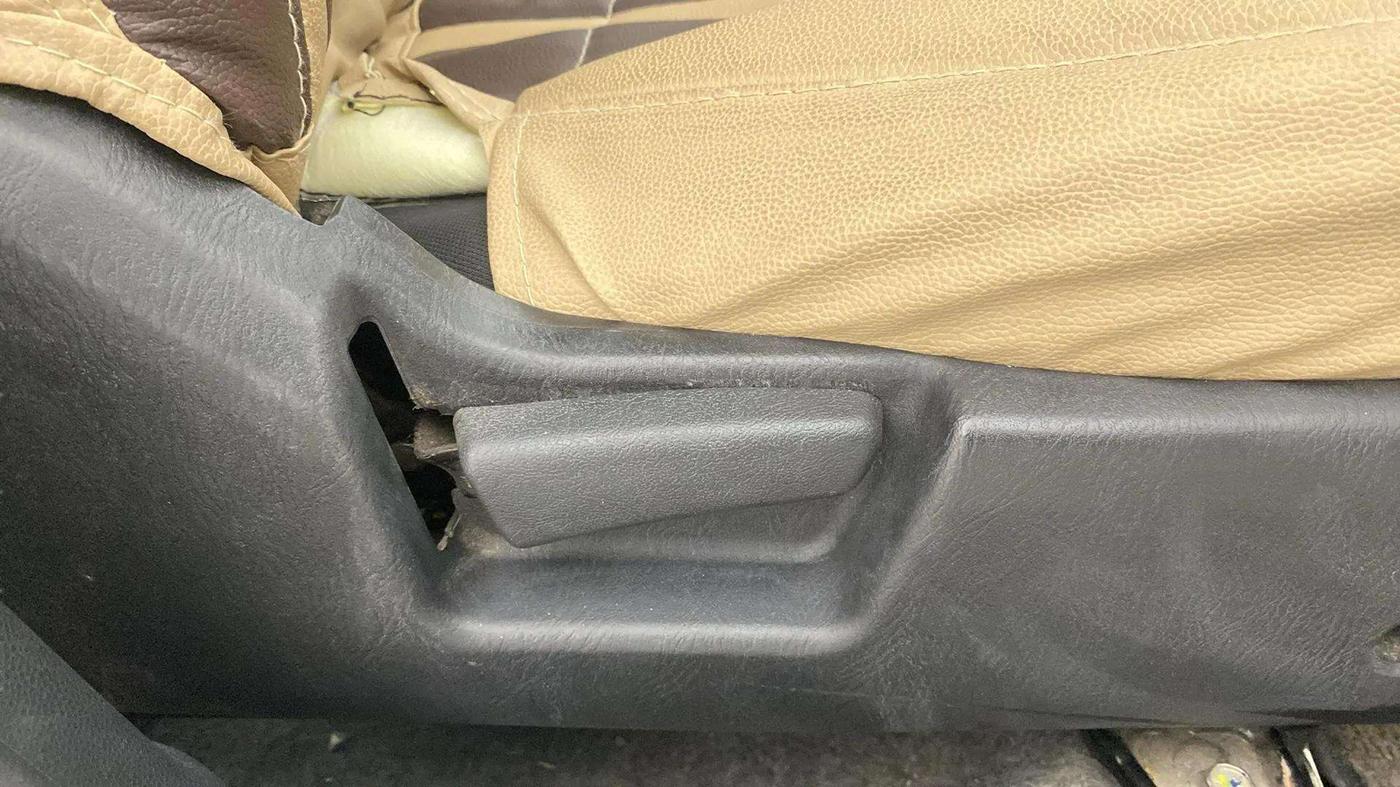 2023 Maruti Alto LXI OPT CNG, CNG, Manual, 38,708 km, Driver Side Adjustment Panel
