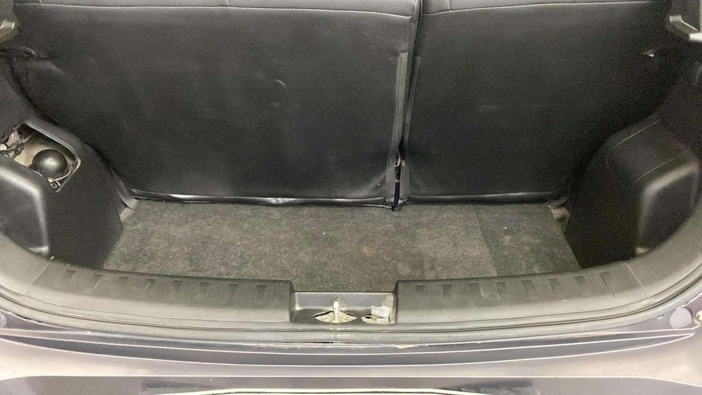 2017 Maruti Swift LXI (O), Petrol, Manual, 60,074 km, Boot Inside