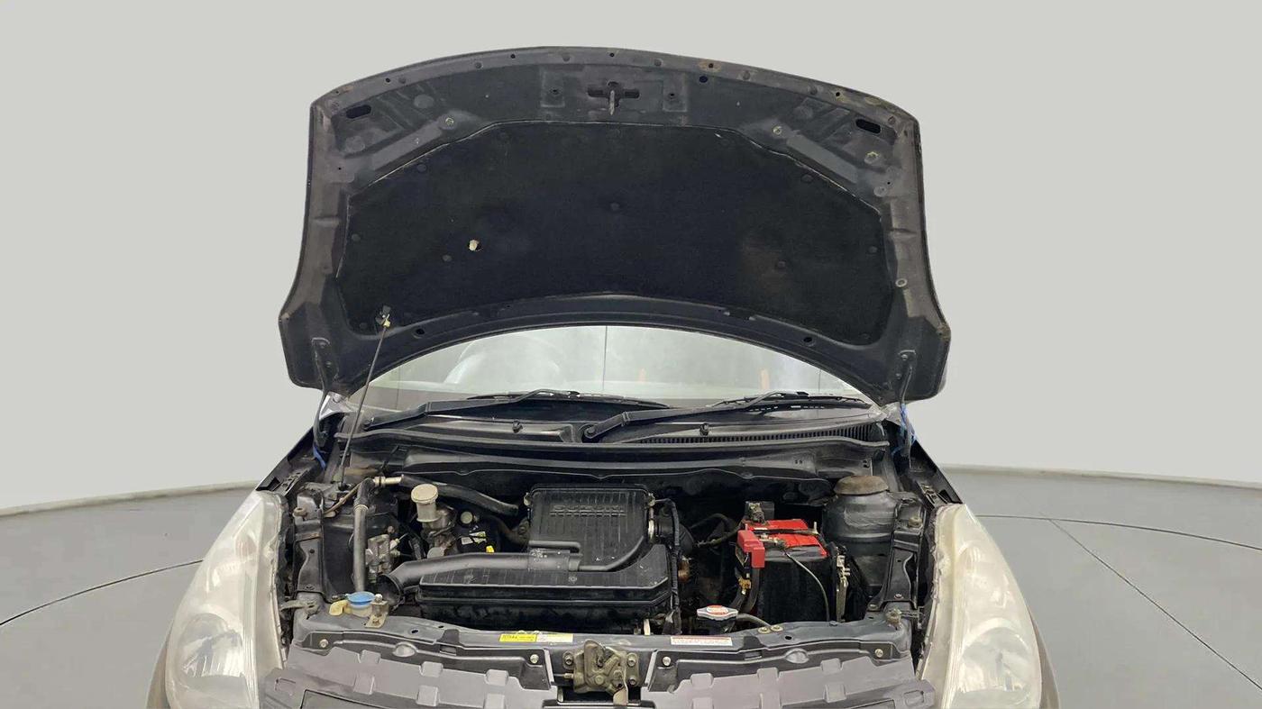 2017 Maruti Swift LXI (O), Petrol, Manual, 60,074 km, Open Bonet