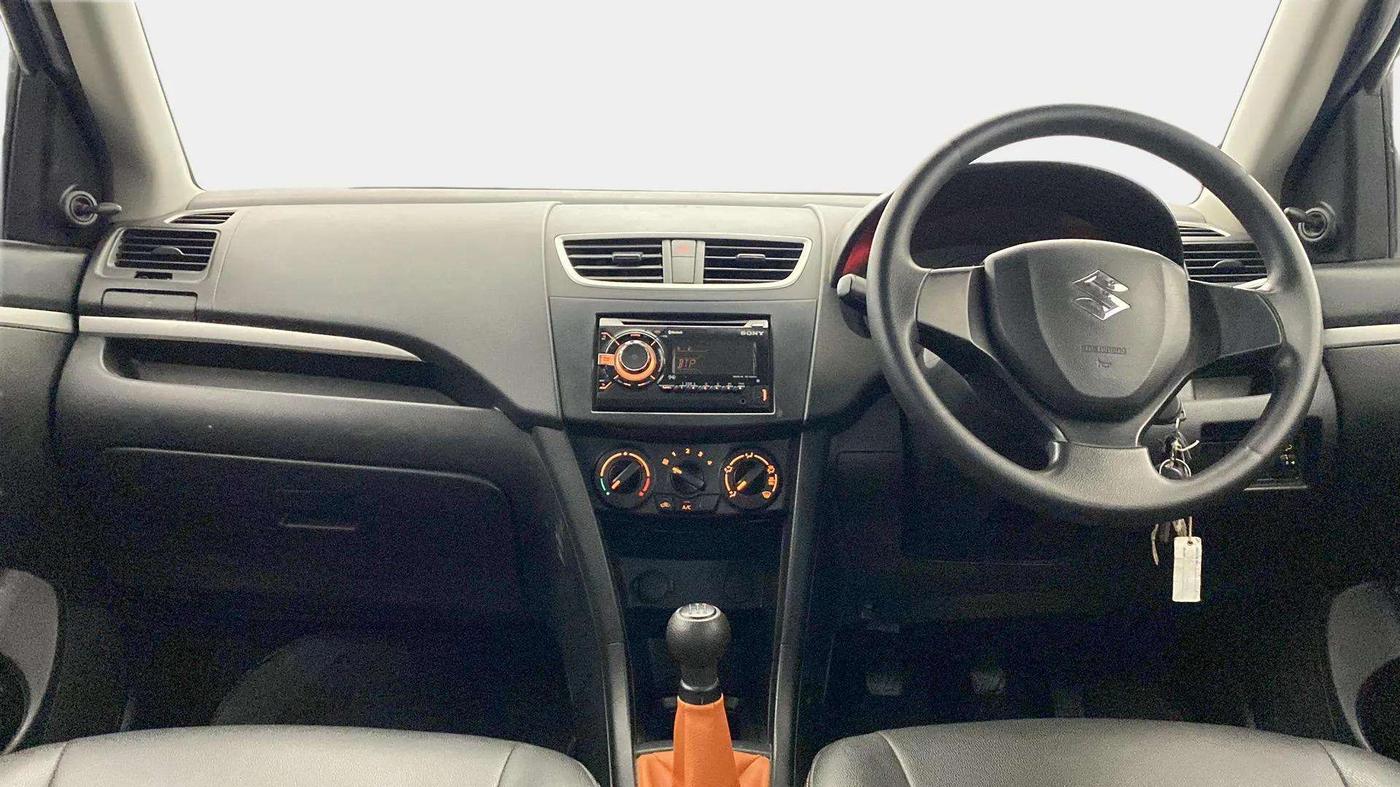 2017 Maruti Swift LXI (O), Petrol, Manual, 60,074 km, Dashboard