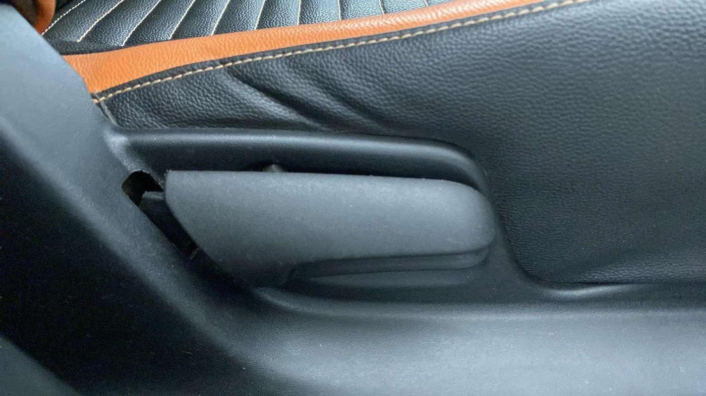 2017 Maruti Swift LXI (O), Petrol, Manual, 60,074 km, Driver Side Adjustment Panel
