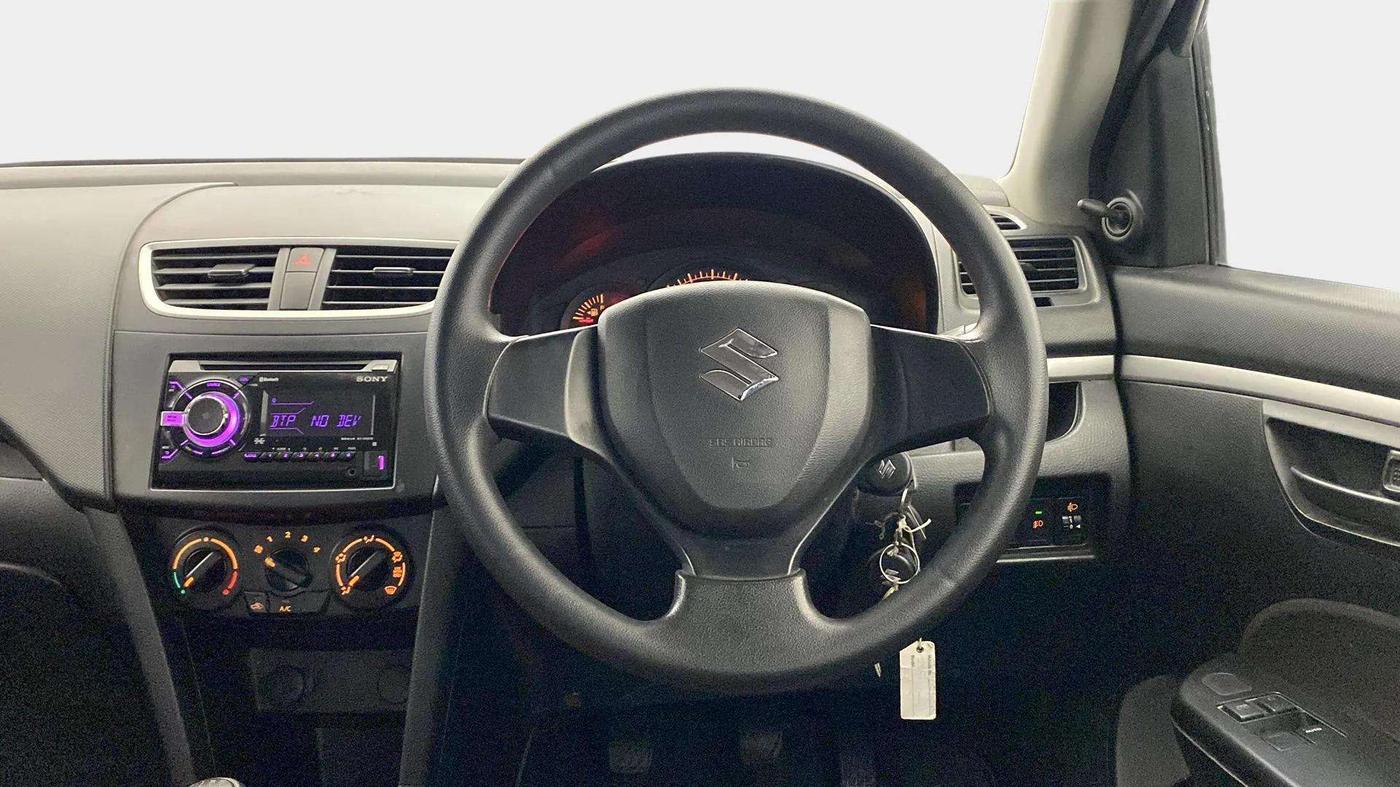 2017 Maruti Swift LXI (O), Petrol, Manual, 60,074 km, Steering Wheel Close Up