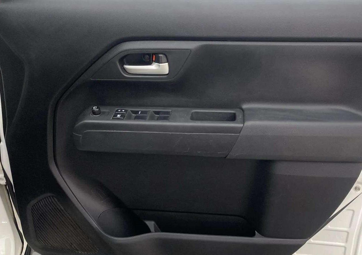2019 Maruti New Wagon-R VXI 1.0 AMT, Petrol, Automatic, 33,926 km, Driver Side Door Panels Control