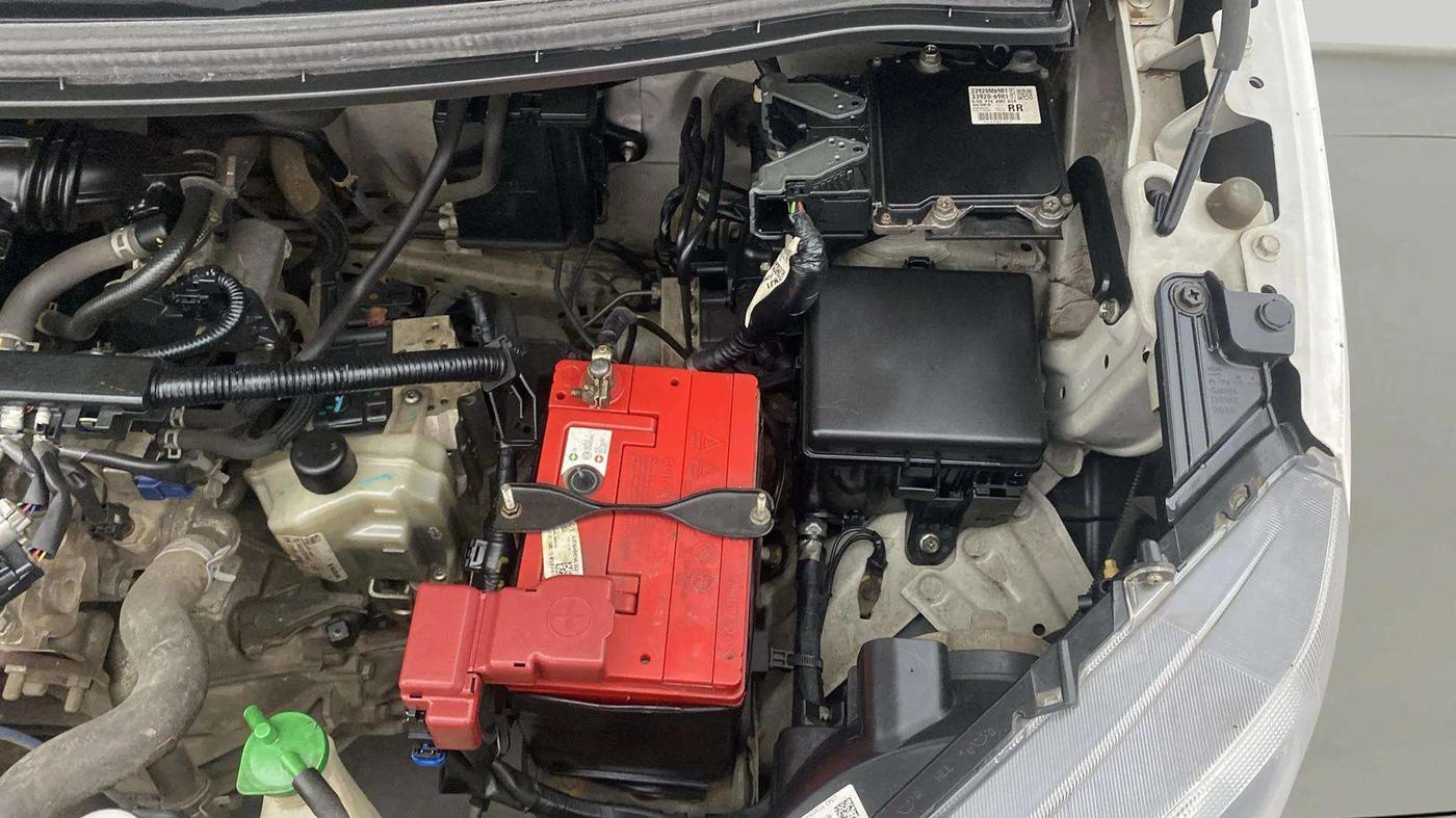 2019 Maruti New Wagon-R VXI 1.0 AMT, Petrol, Automatic, 33,926 km, Engine View - Left