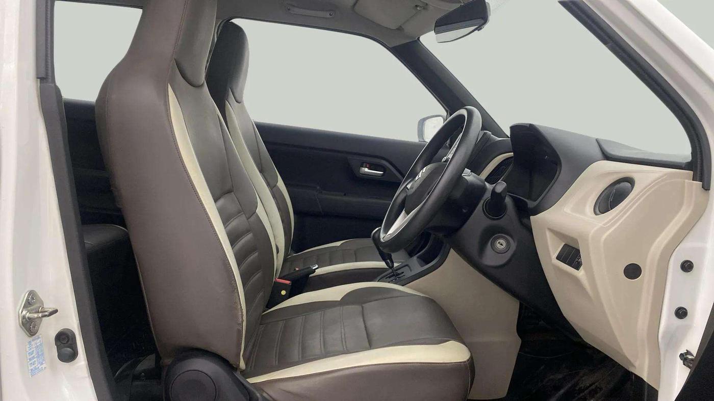 2019 Maruti New Wagon-R VXI 1.0 AMT, Petrol, Automatic, 33,926 km, Right Side Front Door Cabin