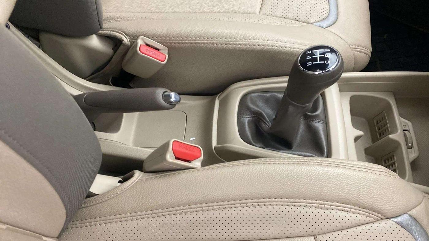 2022 Maruti Ertiga ZXI+ SHVS, Petrol, Manual, 28,734 km, Gear Lever