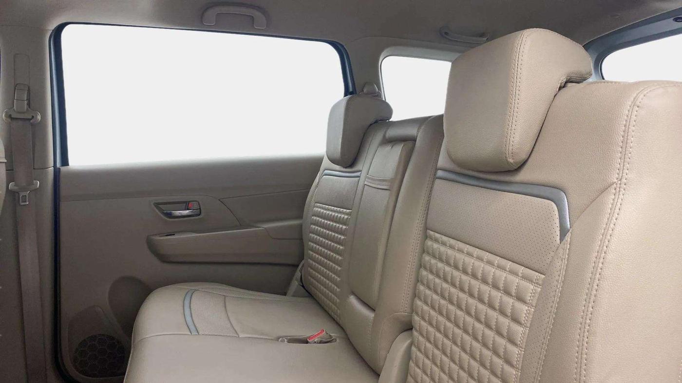 2022 Maruti Ertiga ZXI+ SHVS, Petrol, Manual, 28,734 km, Right Side Rear Door Cabin