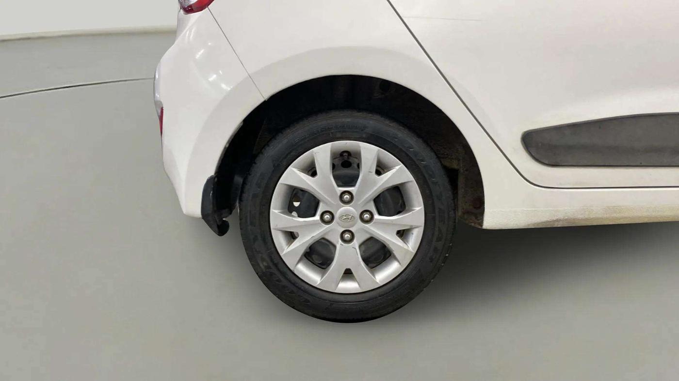 2016 Hyundai Grand i10 MAGNA 1.2 KAPPA VTVT, Petrol, Manual, 97,453 km, Right Rear Wheel
