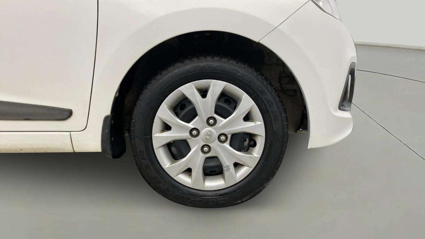 2016 Hyundai Grand i10 MAGNA 1.2 KAPPA VTVT, Petrol, Manual, 97,453 km, Right Front Wheel