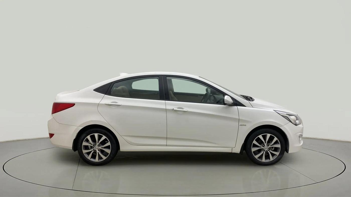 2017 Hyundai Verna 1.6 VTVT SX AT, Petrol, Automatic, 52,617 km, Right Side View