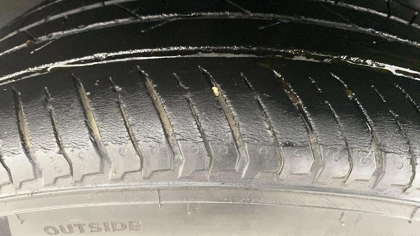 2021 Nissan MAGNITE XV PREMIUM, Petrol, Manual, 26,165 km, Right Rear Tyre Tread