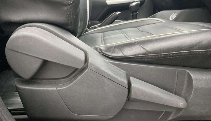 2021 Nissan MAGNITE XV PREMIUM, Petrol, Manual, 25,879 km, Driver Side Adjustment Panel