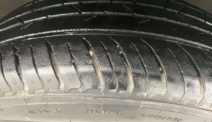 2021 Nissan MAGNITE XV PREMIUM, Petrol, Manual, 25,879 km, Right Front Tyre Tread