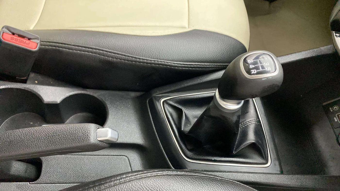 2016 Hyundai Elite i20 ASTA 1.2, Petrol, Manual, 70,725 km, Gear Lever
