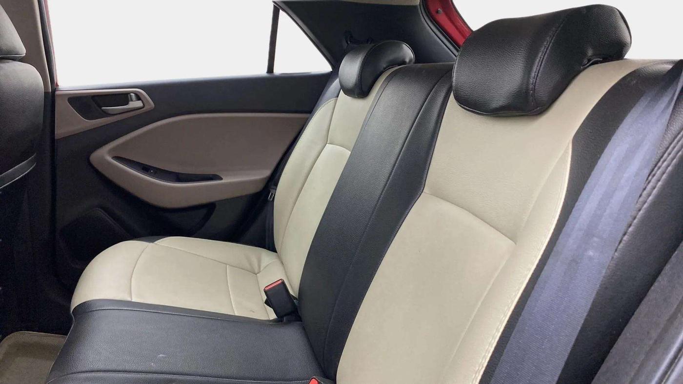 2016 Hyundai Elite i20 ASTA 1.2, Petrol, Manual, 70,725 km, Right Side Rear Door Cabin
