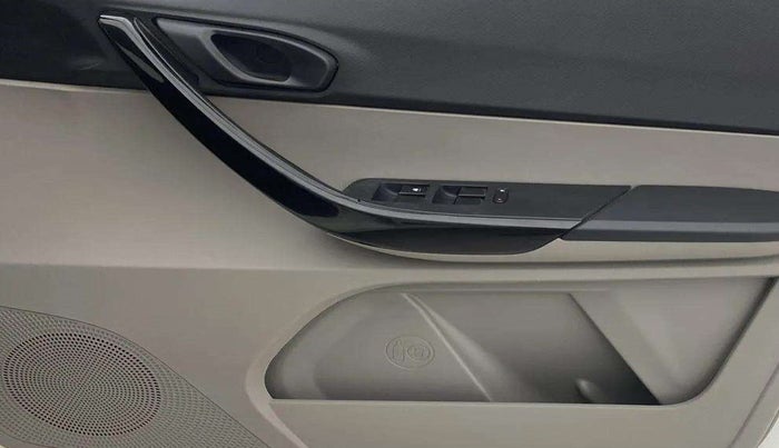 2018 Tata Tiago XT PETROL, Petrol, Manual, 38,365 km, Driver Side Door Panels Control