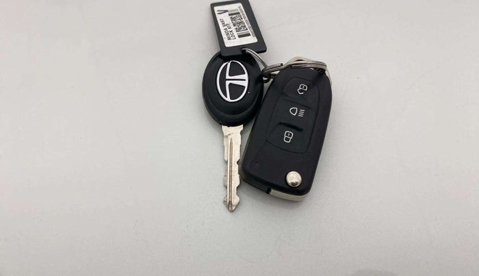 2018 Tata Tiago XT PETROL, Petrol, Manual, 38,365 km, Key Close Up