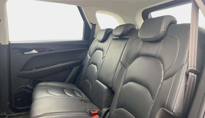 2019 MG HECTOR SMART 2.0 DIESEL, Diesel, Manual, 96,960 km, Right Side Rear Door Cabin