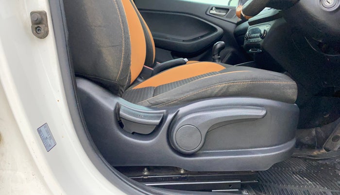 2017 Hyundai Elite i20 ASTA 1.2 DUAL TONE, Petrol, Manual, 31,134 km, Driver Side Adjustment Panel